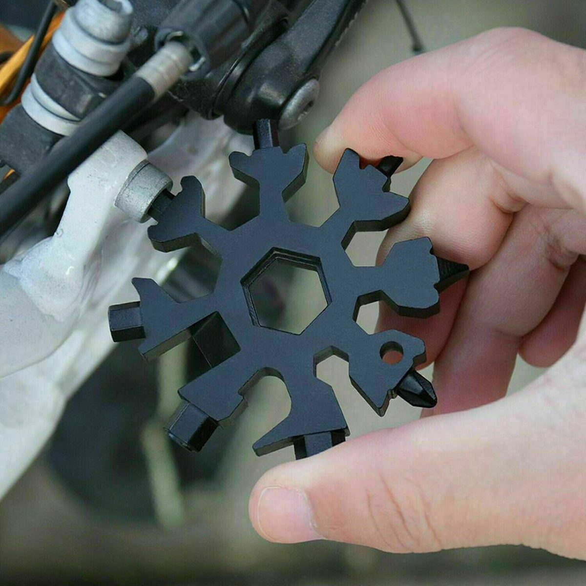 18 In 1 Snowflake Tactical Keychain Multi Tool